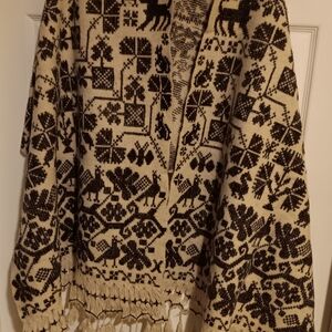 Black and Cream Patterned Women Sweater